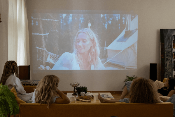 スクリーンに映る映画